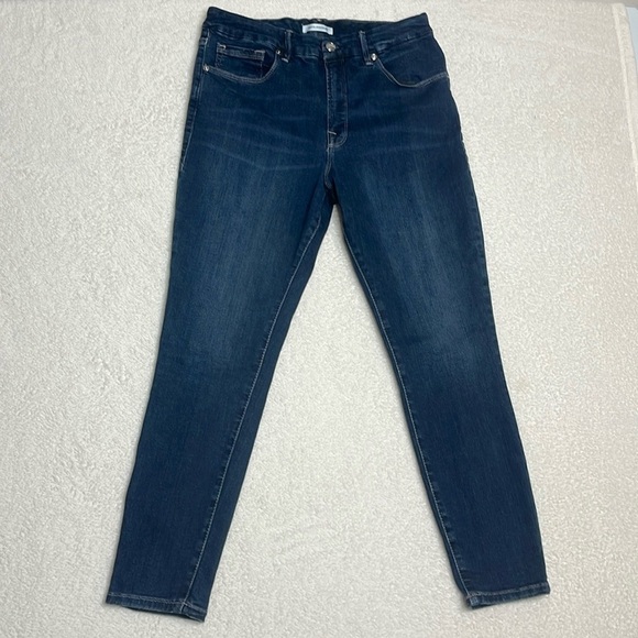 Good American Women’s Good Legs Crop Dark Wash Skinny Sculpting Jeans Sz 30/M - Picture 1 of 11